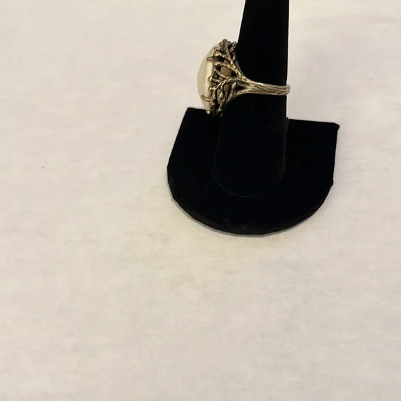 Beautiful Linjer large gold filled Mother of Pearl statement ring sz. 7 - Picture 4 of 4